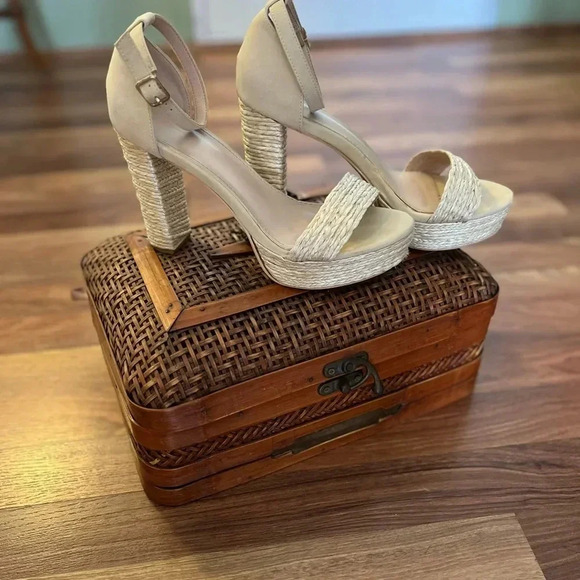 Jute wrapped sandals - Picture 1 of 4